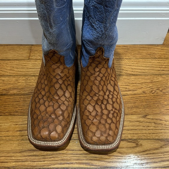 boots - Picture 2 of 7